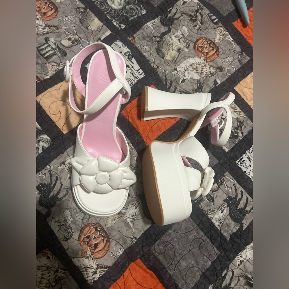 Sugar Thrillz Carefree Muse Platform Sandals - Brand New without tags. - Picture 4 of 10
